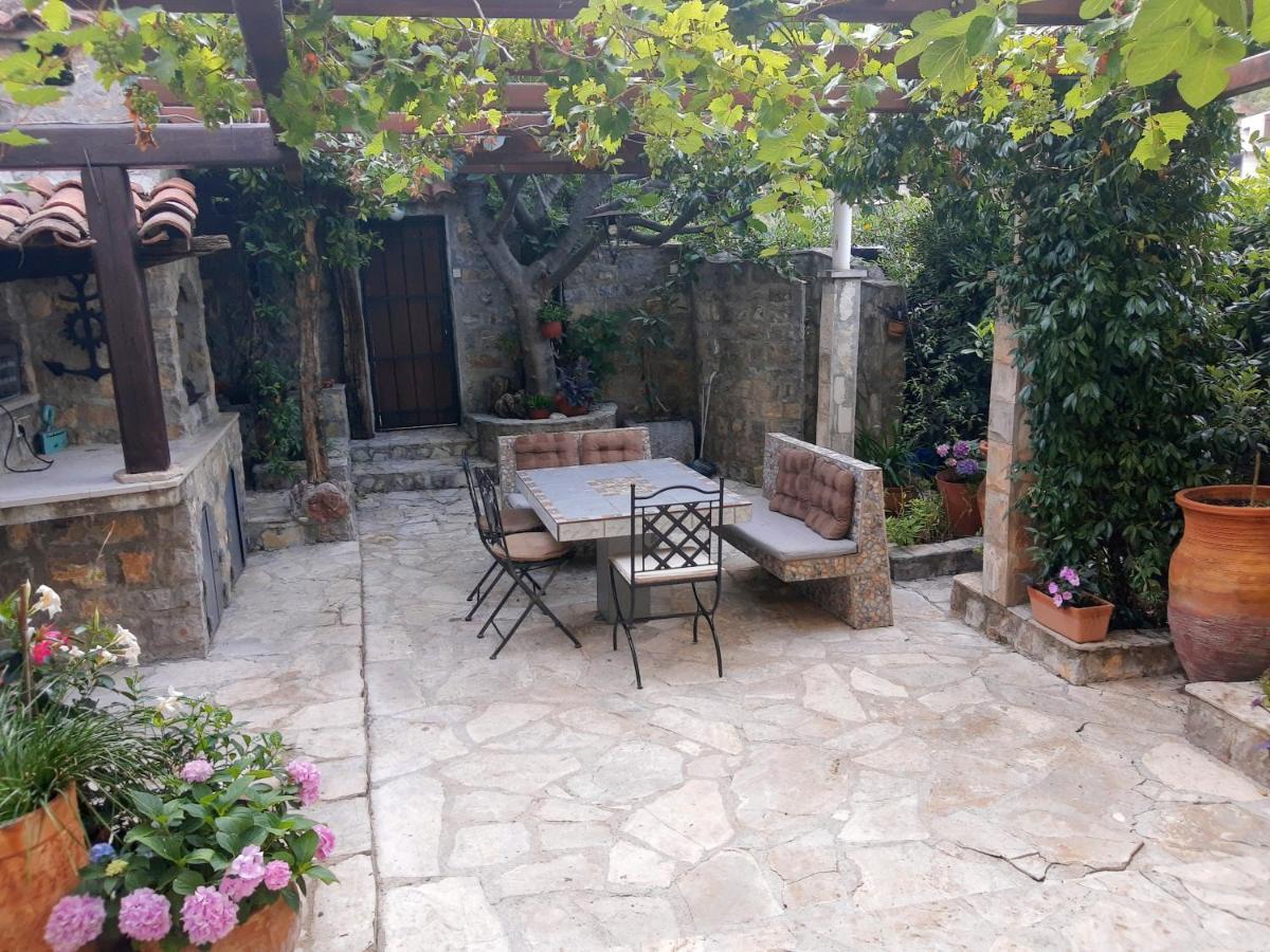 Sea-Side Old Stone Villa With A Private Garden บุดวา ภายนอก รูปภาพ