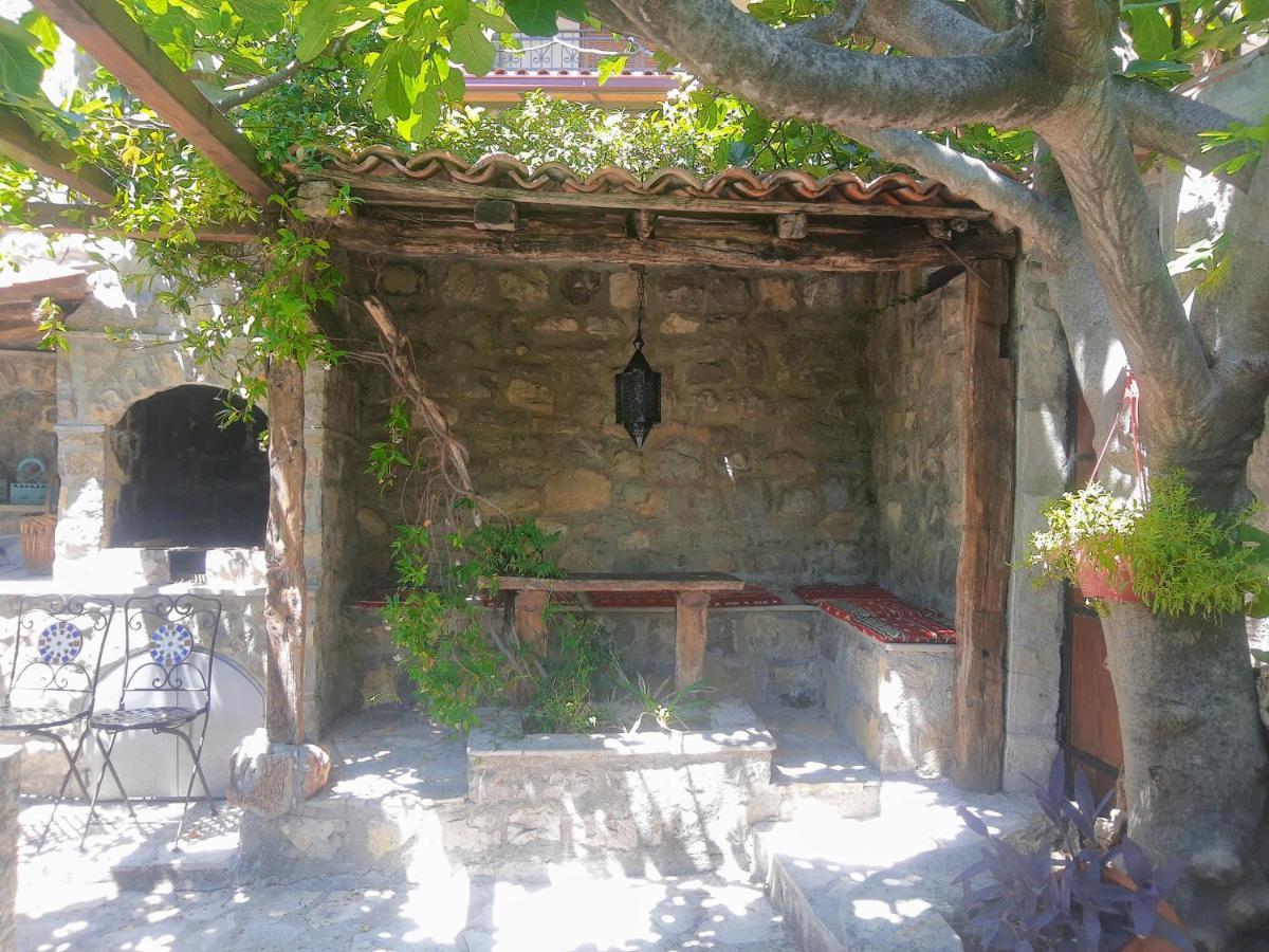 Sea-Side Old Stone Villa With A Private Garden บุดวา ภายนอก รูปภาพ