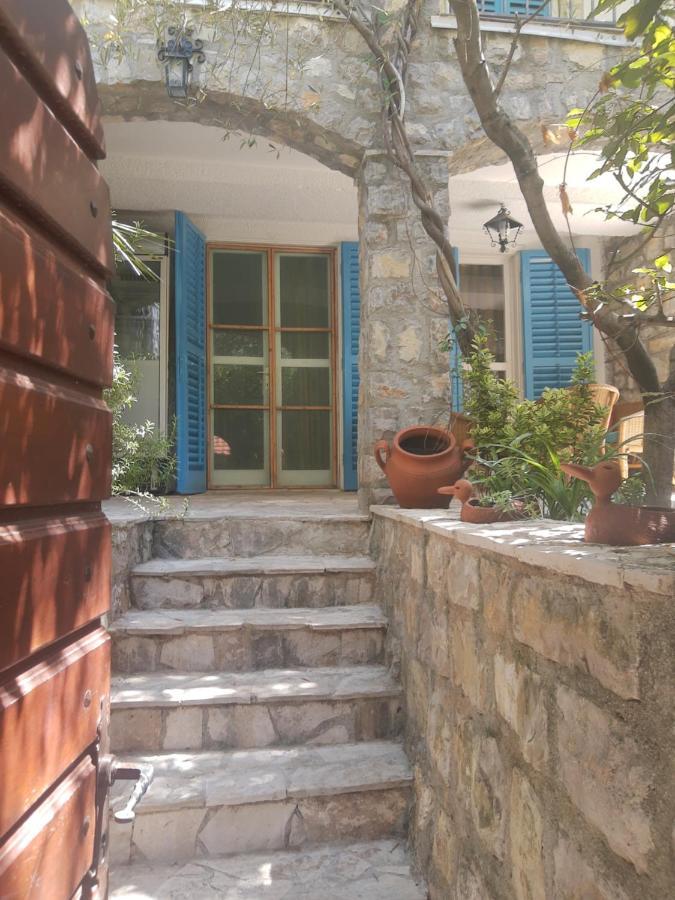 Sea-Side Old Stone Villa With A Private Garden บุดวา ภายนอก รูปภาพ