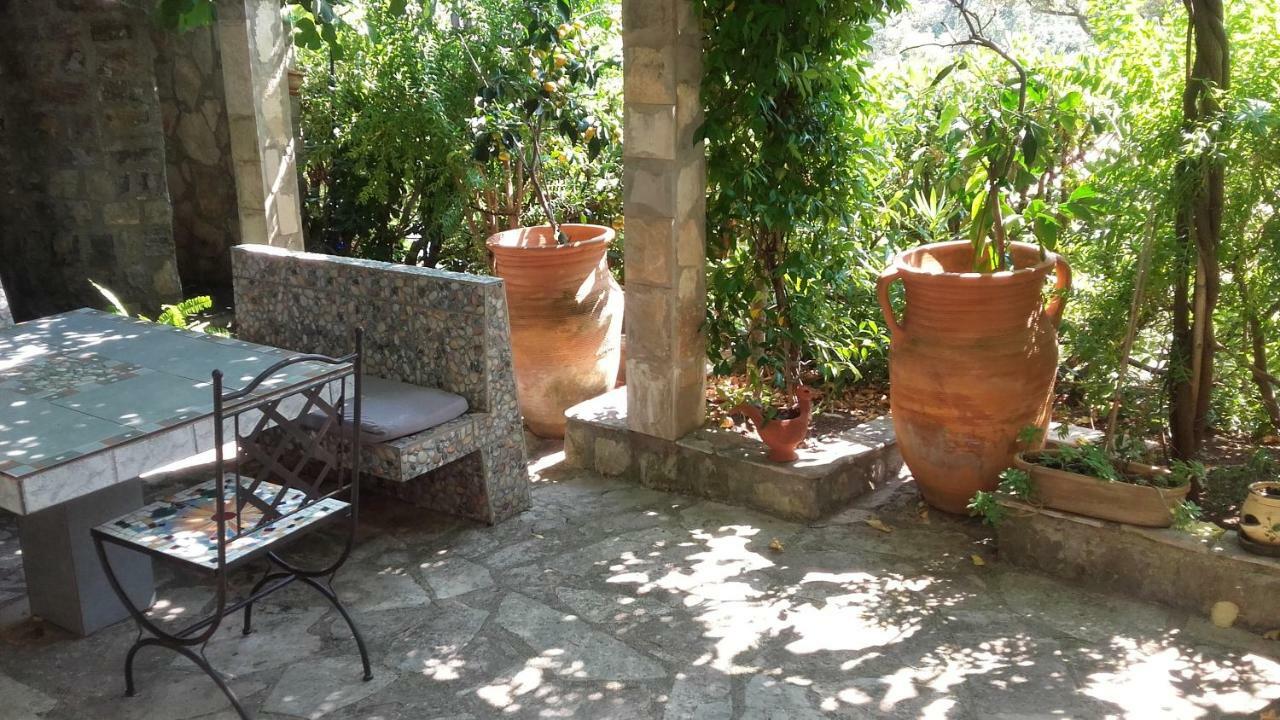 Sea-Side Old Stone Villa With A Private Garden บุดวา ภายนอก รูปภาพ