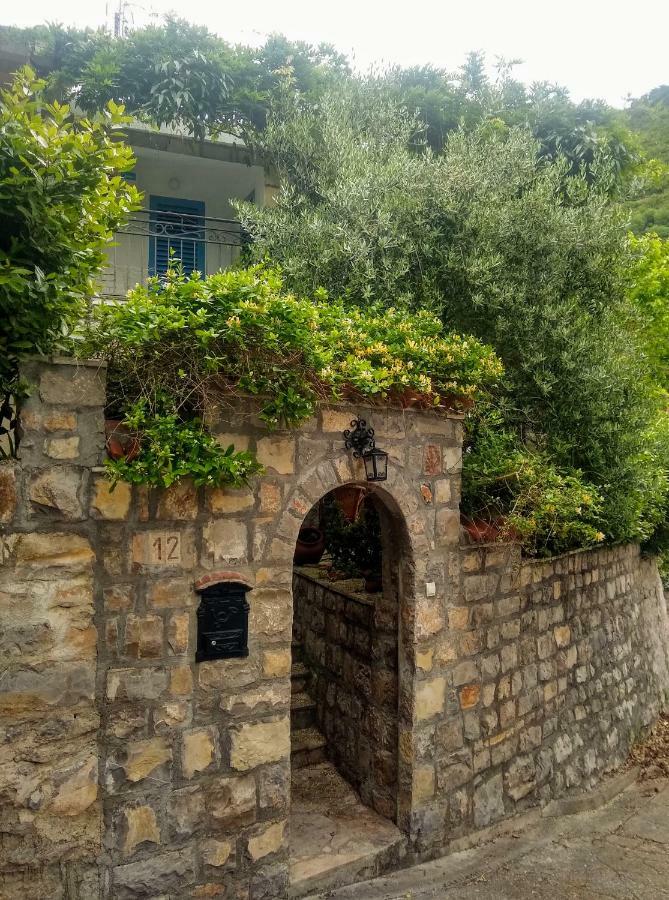 Sea-Side Old Stone Villa With A Private Garden บุดวา ภายนอก รูปภาพ